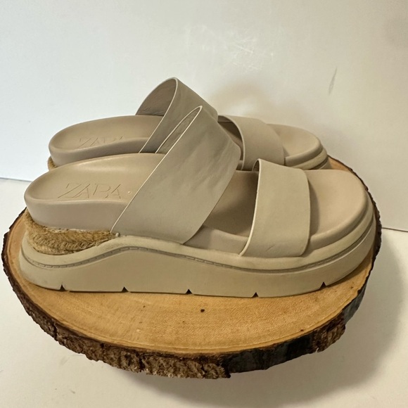 👡 ZARA Light Tan Sandals 👡 - Picture 4 of 10